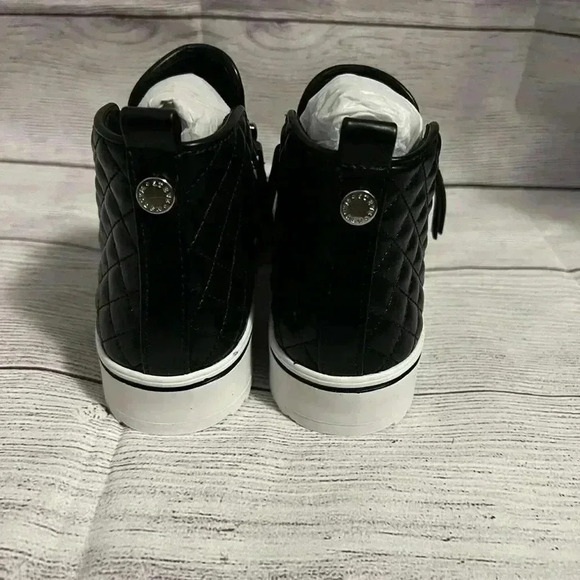 Steve Madden Youth Girls Size 3 Black Zip Booties. Sneakers,Comfy, Everyday wear - Picture 4 of 6